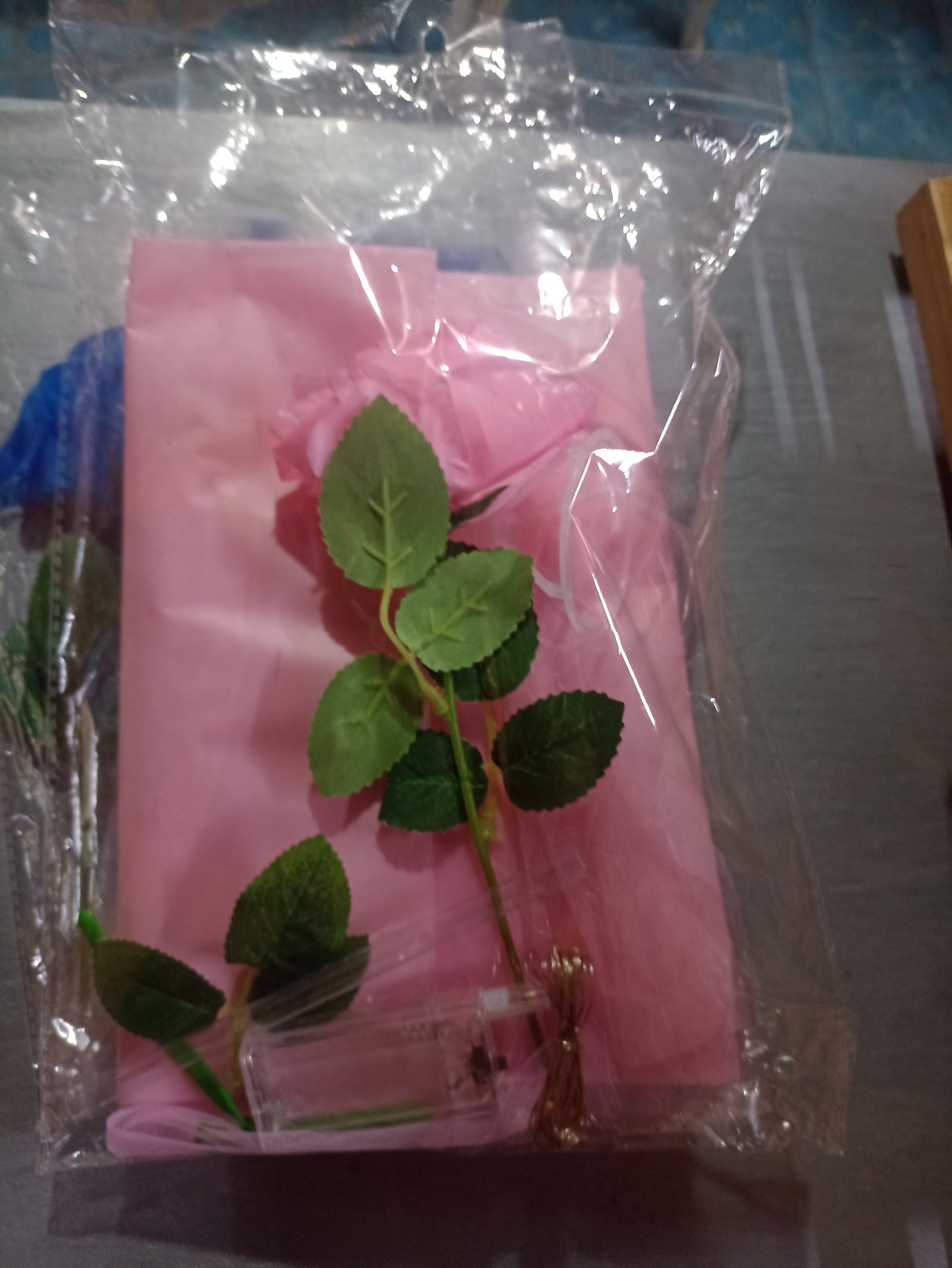 Globo burbuja con accesorios color rosa