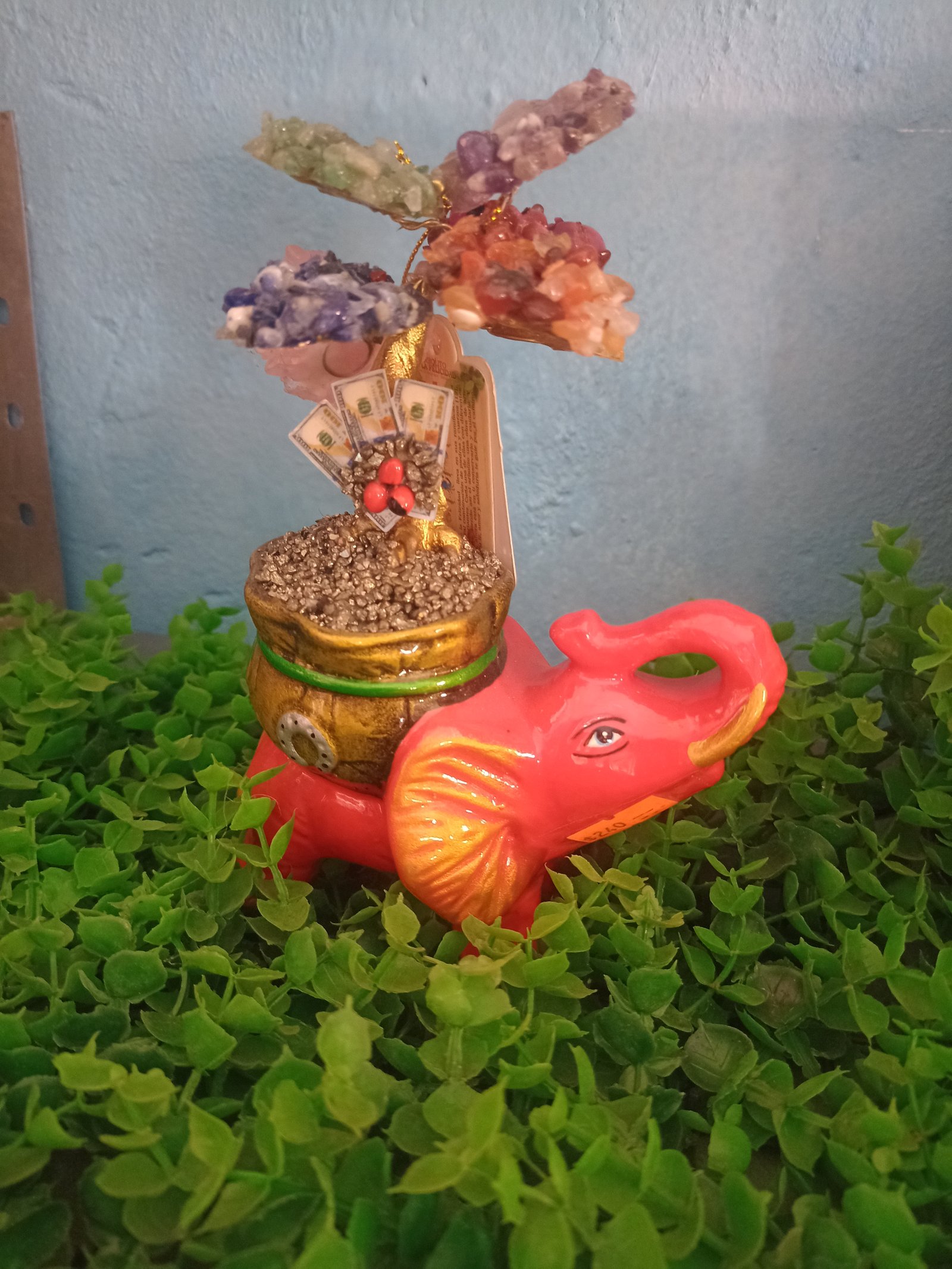 Elefante con cuarzos