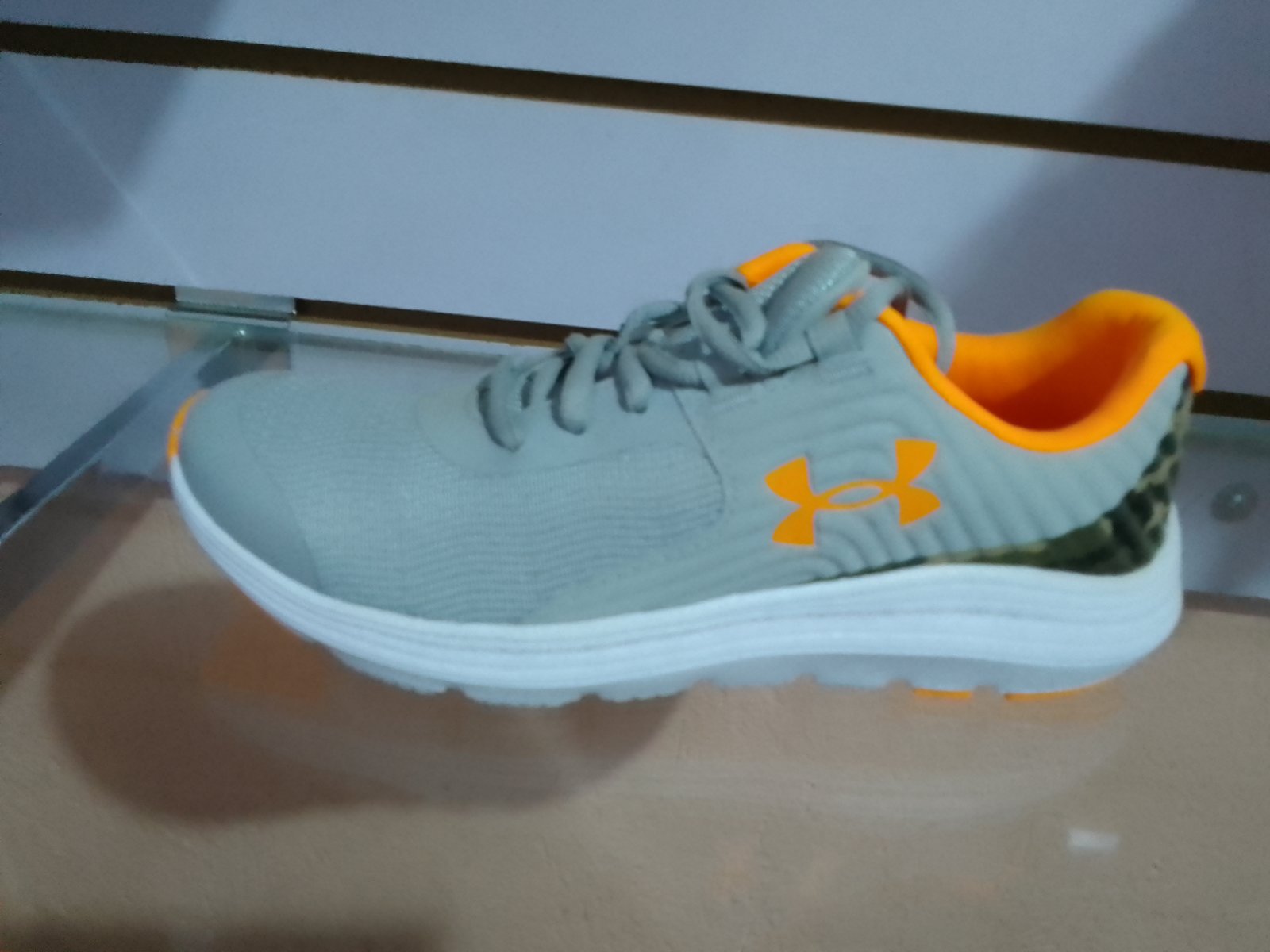 Tenis under armour