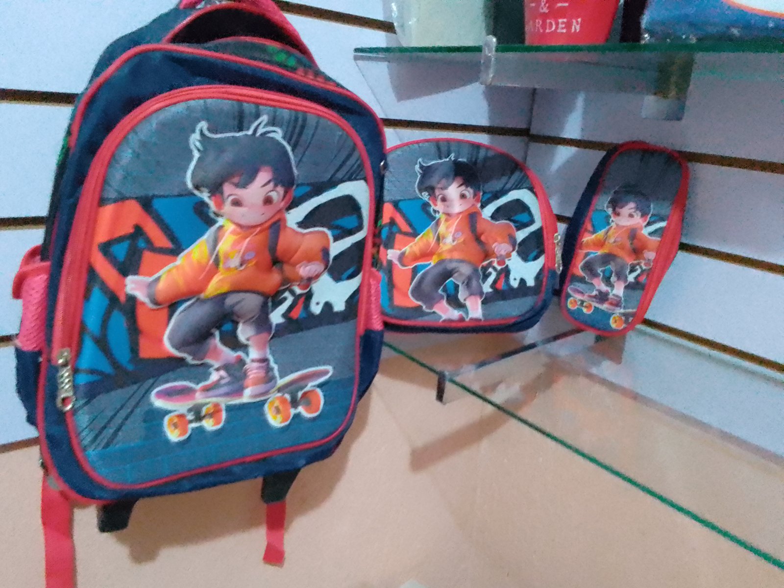 Mochila con lonchera y bolciita para colores