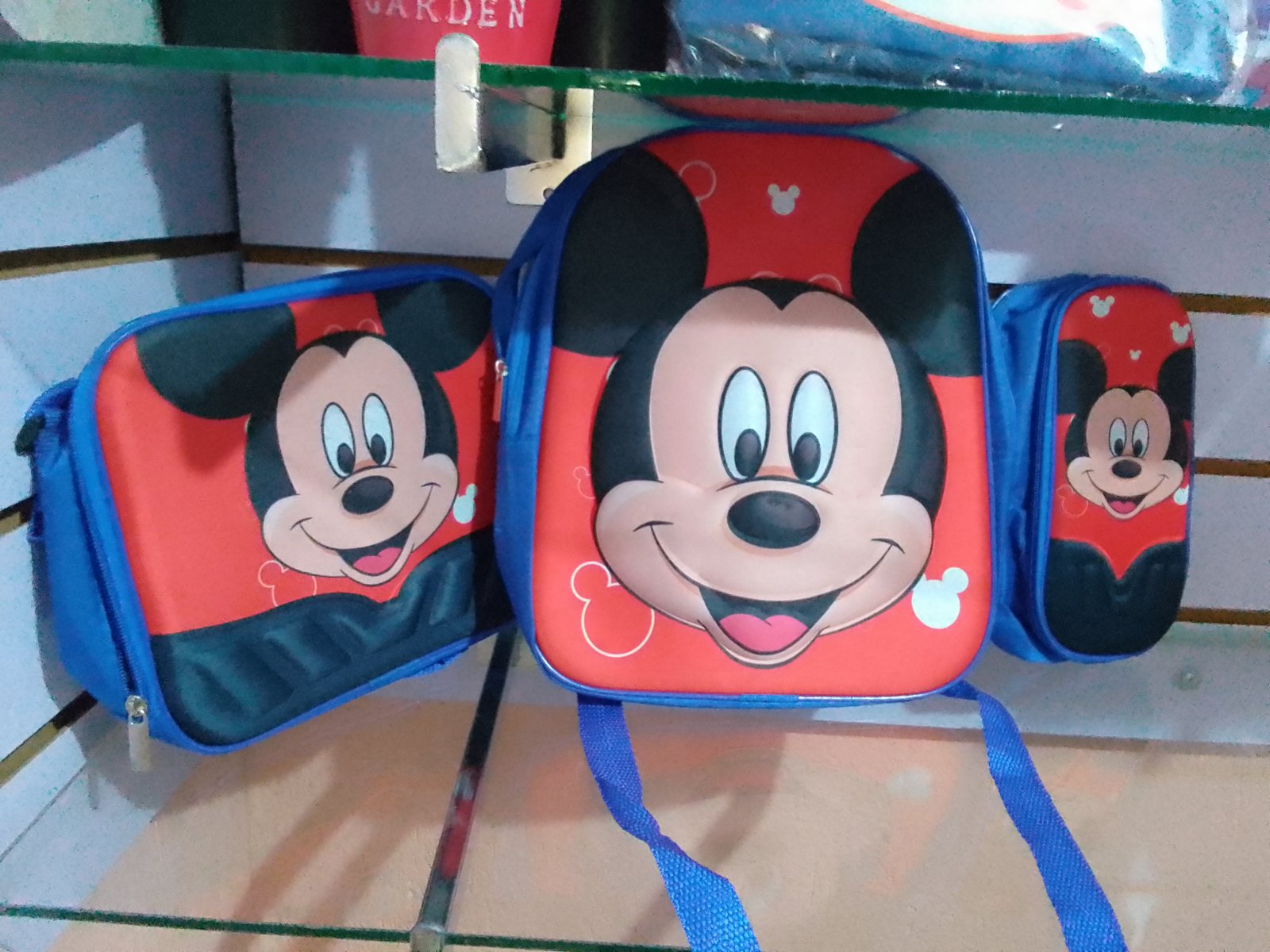 Mochila Miki con lonchera y bolsita para colores