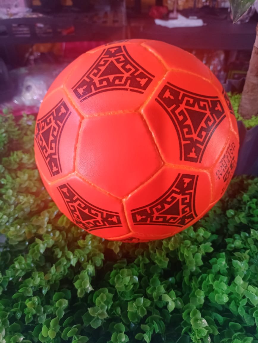 Balón de fútbol azteca rojo