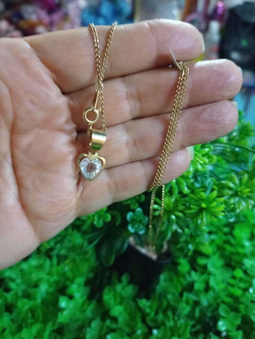 Cadena con corazón de circonia