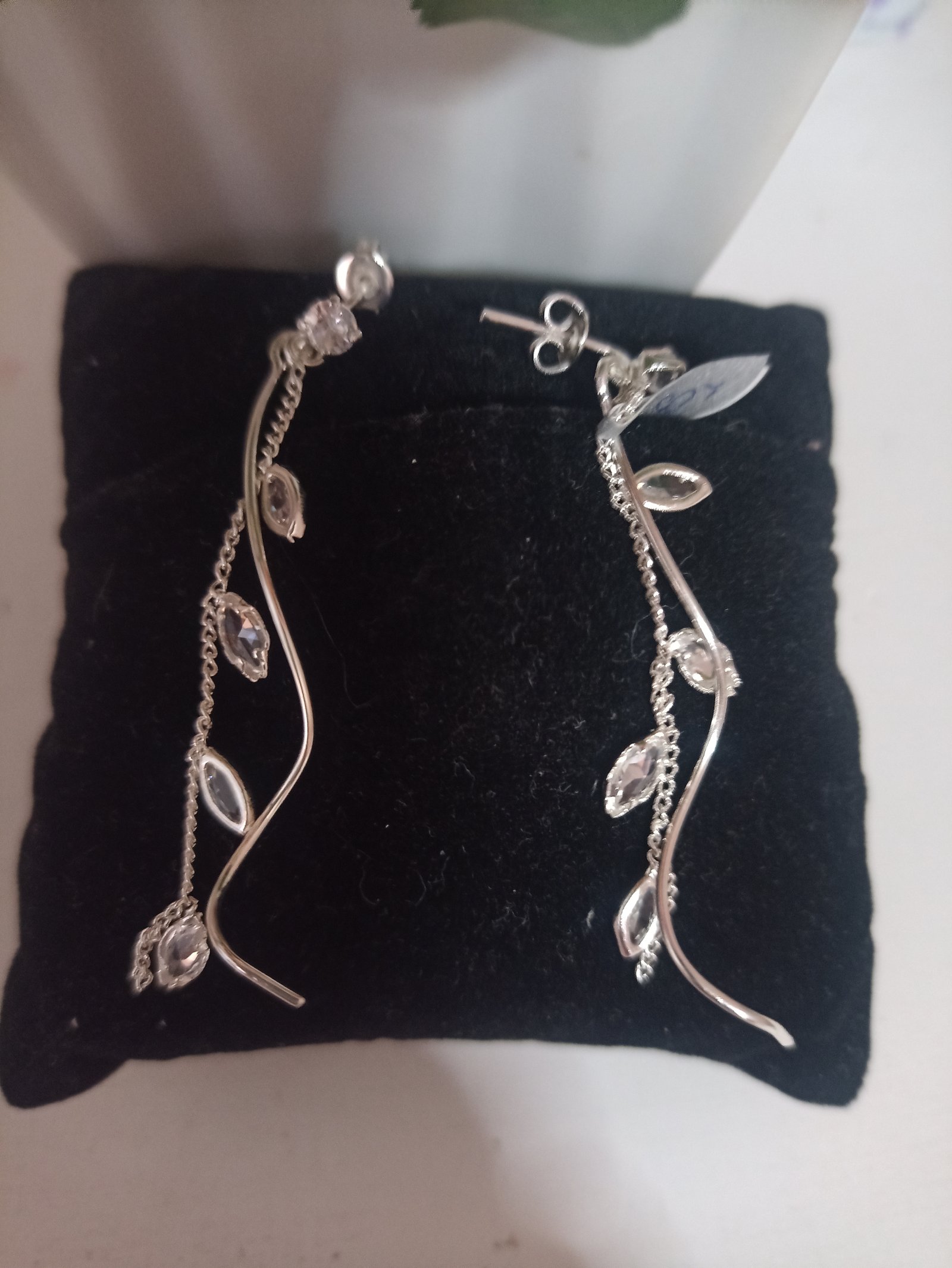 Aretes en plata y circonias