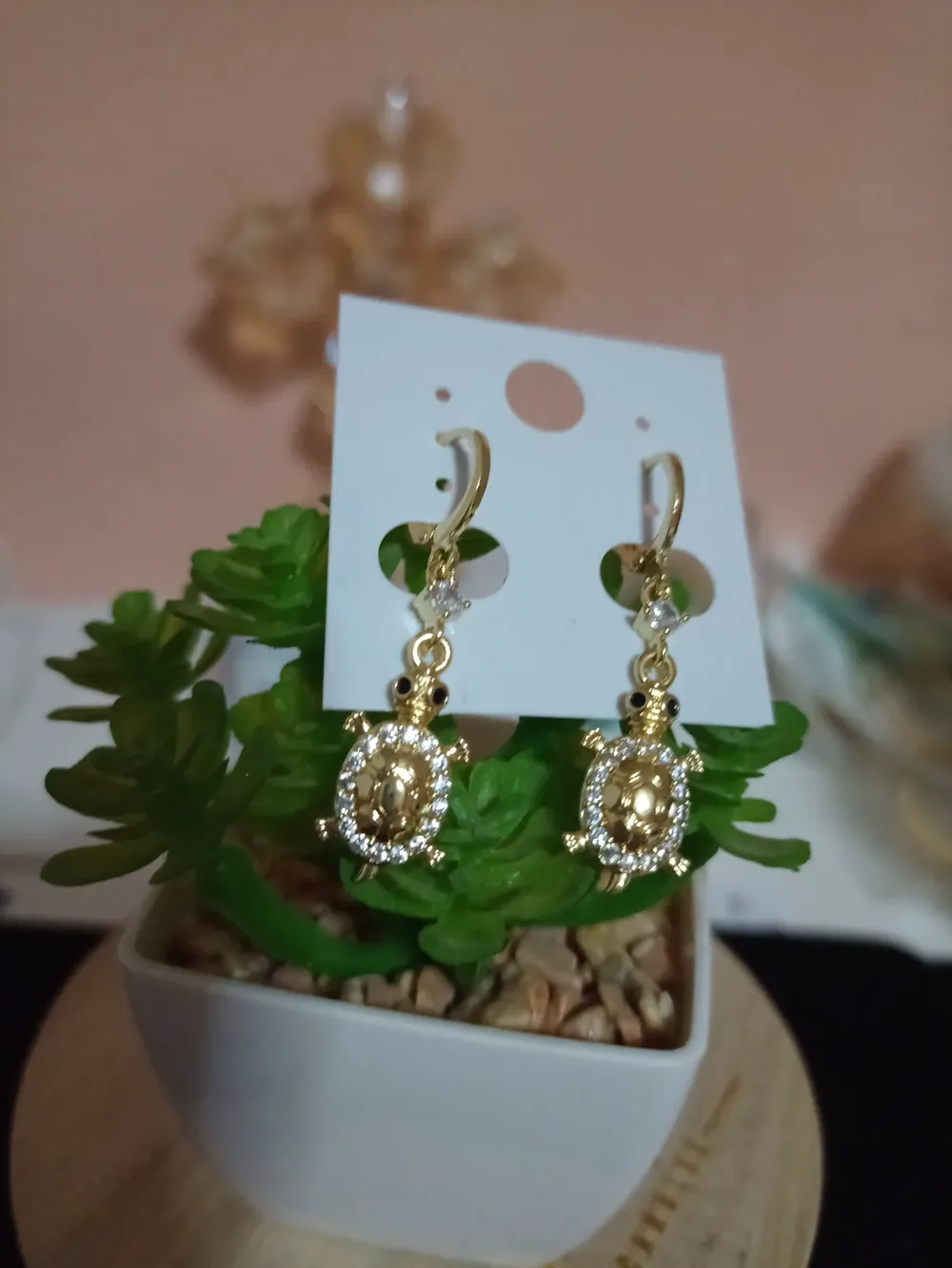 Aretes Huggies tortuga