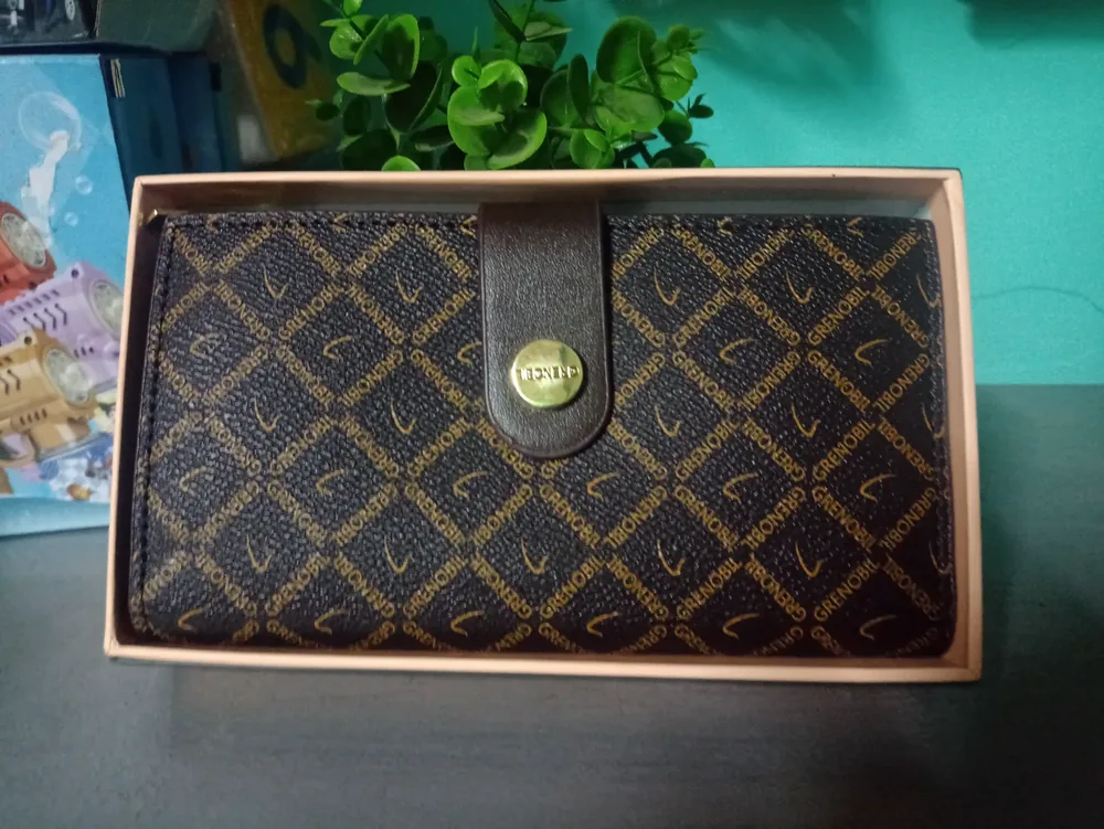 Cartera con billetera